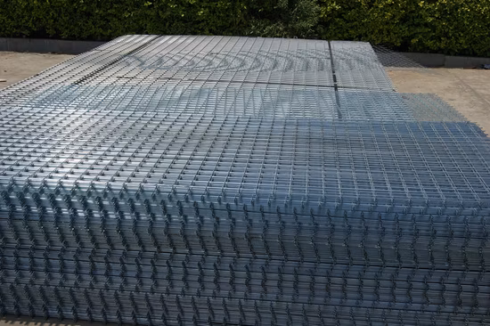 Fournisseurs de panneaux de treillis métallique soudés enduits de PVC vert Aofu Wiremesh Panneau plat soudé galvanisé Chine Feuille soudée en acier inoxydable titane or